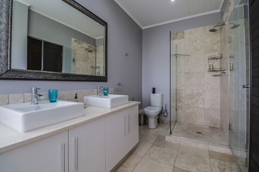 5 Bedroom Property for Sale in Oubaai Western Cape